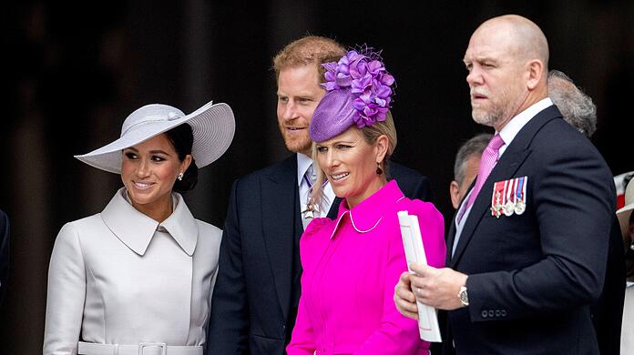 Ein Mitglied der britischen Königsfamilie soll tatsächlich ins Dschungelcamp einziehen. Mike Tindall (r.) hat offenbar einen Vertrag mit der TV-Show unterschrieben.