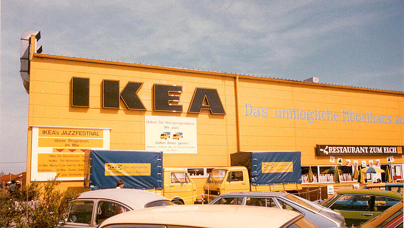 Das Foto zeigt die erste in Deutschland eröffnete Ikea-Filiale in Eching bei München im Jahr 1974. Das Foto zeigt die erste in Deutschland eröffnete Ikea-Filiale in Eching bei München im Jahr 1974.
