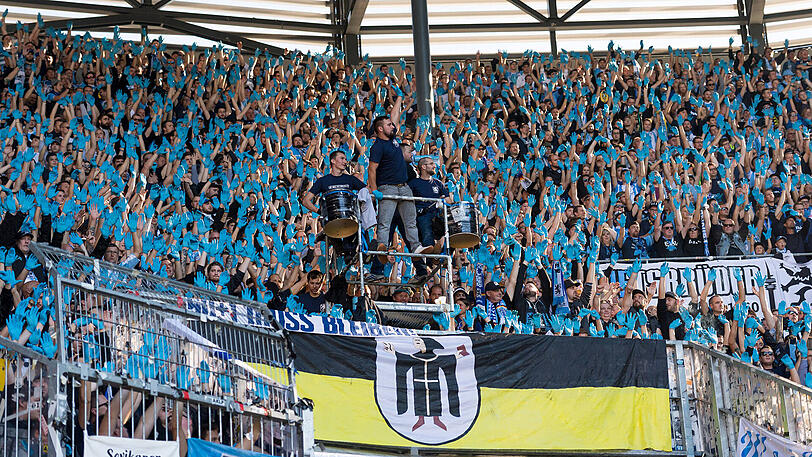 Auch auswärts in großer Zahl und lautstark vertreten: die Fans des TSV 1860.