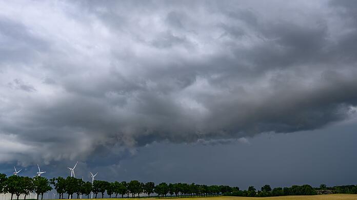 Dunkle Wolken zeigen sich in den kommenden Tagen öfter in Deutschland.