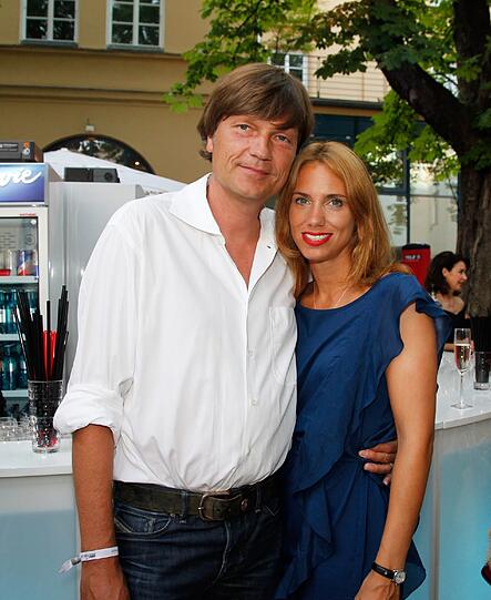 Regisseur Roland Suso Richter mit Pia Hart