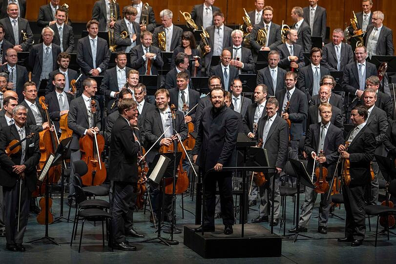 Andris Nelsons und die Wiener Philharmoniker im Großen Festspielhaus.