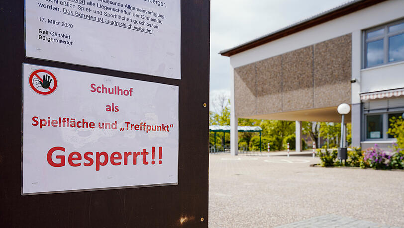 Da es im Stadtgebiet immer weniger frei bespielbare Flächen für Kinder und Jugendliche gibt, denkt man im Bildungsausschuss darüber nach, mehr Schulhöfe für die Allgemeinheit zugänglich zu machen. (Symbolbild)
