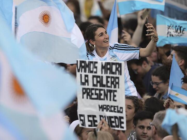 Unterstützer von Präsident Macri am Donnerstag bei einer Wahlkampfveranstaltung im argentinischen Cordoba.