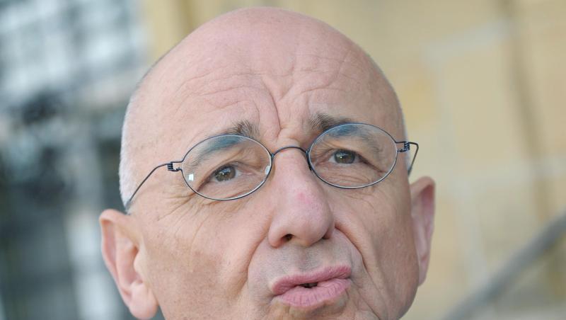 Das Oberlandesgericht (OLG) München hat einen sogenannten Vermögensarrest gegen den CSU-Politiker Alfred Sauter verfügt.