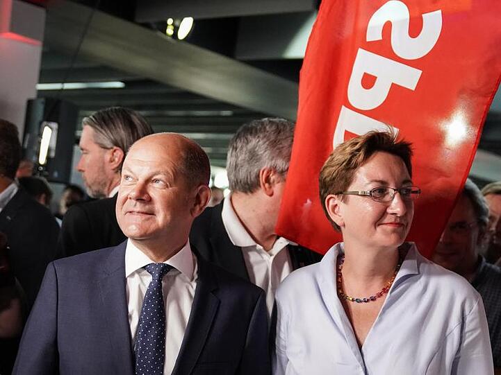 Olaf Scholz (l) und Klara Geywitz treten als Duo für den SPD-Parteivorsitz an.