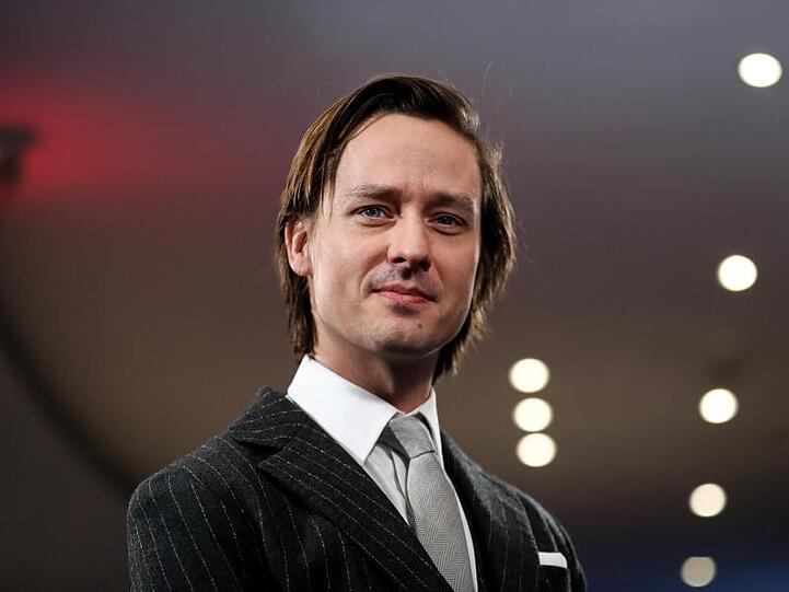 Tom Schilling ist der Piano Man.