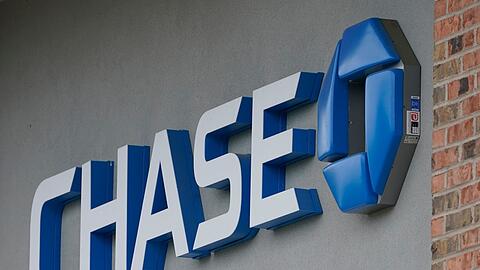 Ein Chase-Schild in Richmond, Virginia. Der starke Anstieg der Zinsen hat der größten US-Bank JPMorgan Chase einen überraschend guten Start ins Jahr verschafft.