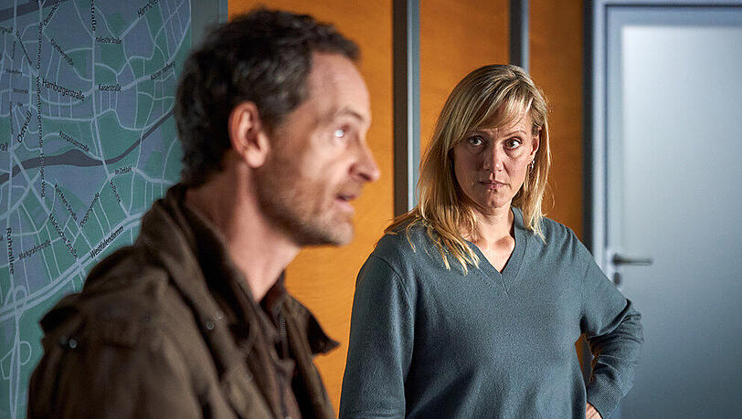 Kommissar Faber (Jörg Hartmann) und Kollegin Bönisch (Anna Schudt) im neuen "Tatort: In der Familie" Kommissar Faber (Jörg Hartmann) und Kollegin Bönisch (Anna Schudt) im neuen "Tatort: In der Familie"