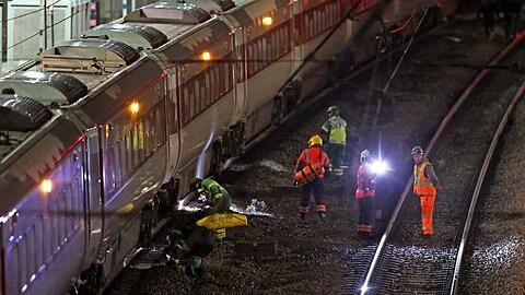 Mehrere Menschen sind bei dem Angriff am Samstag teils lebensbedrohlich verletzt worden.