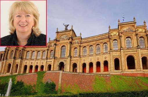 AZ-Journalistin Angela Böhm hat die Verwandtenaffäre im bayerischen Landtag aufgedeckt und bekommt dafür den Wächterpreis.