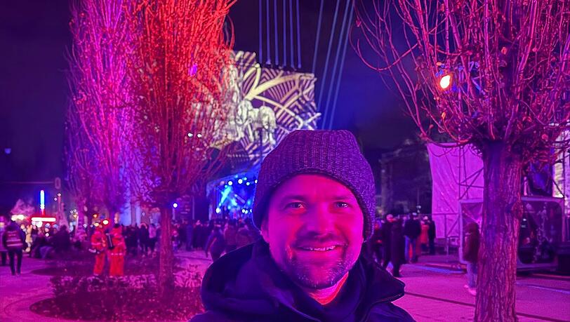 „Leider sehr kalt“: Jochen Müller aus Augsburg findet, dass die Party unter den frostigen Temperaturen gelitten hat. „Leider sehr kalt“: Jochen Müller aus Augsburg findet, dass die Party unter den frostigen Temperaturen gelitten hat.