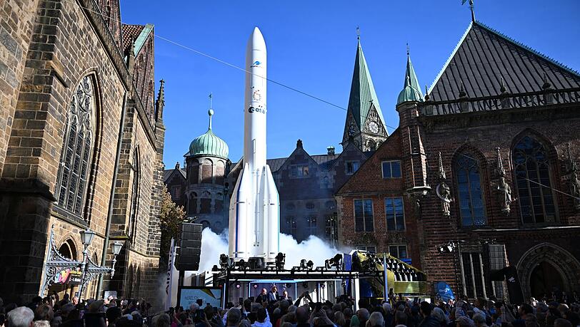 Das B&uuml;rgerfest begann mit einem symbolischen Raketenstart.