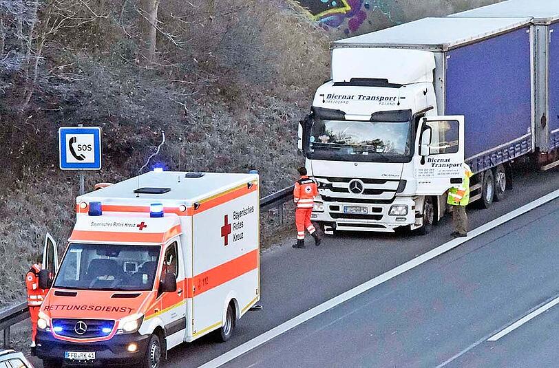 Bei dem Unfall auf der A96 kam ein Mann ums Leben.