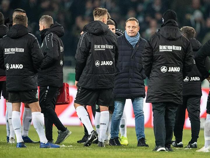 Hannovers Trainer André Breitenreiter musste seine Spieler nach der Niederlage gegen Bremen wieder aufbauen.