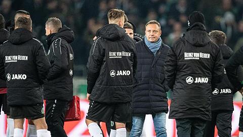 Hannovers Trainer André Breitenreiter musste seine Spieler nach der Niederlage gegen Bremen wieder aufbauen.