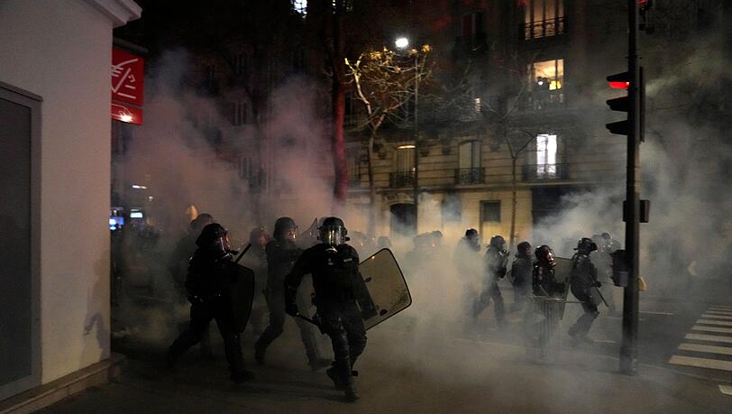 Seit Wochen kämpfen Gewerkschaften mit Streiks und Massendemonstrationen gegen die Rentenreform.