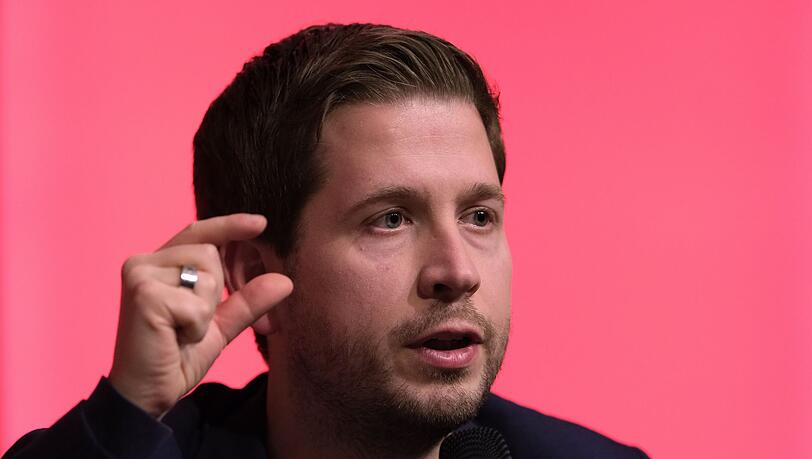 Kevin K&uuml;hnert ist f&uuml;r kleinere Altersbez&uuml;ge f&uuml;r Abgeordnete. (Archivbild)