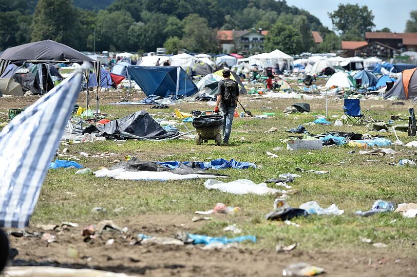 Die letzten Besucher packen ihre Sachen. Die Bilder vom Festivalgelände nach fünf Tagen Chiemsee Summer.