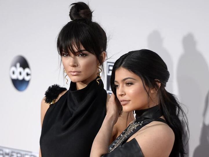 Die Promi-Schwestern Kendall (l) und Kylie Jenner.