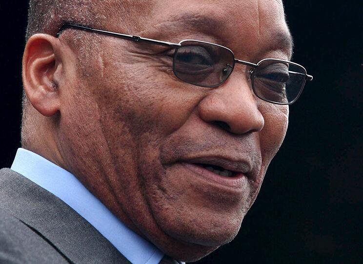 Auch der südafrikanische Präsident Jacob Zuma kam 2006 durch eine Sex-Affäre in Bedrängnis. Er soll eine HIV-positive Frau vergewaltigt haben. Vor Gericht wurde er allerdings freigesprochen.