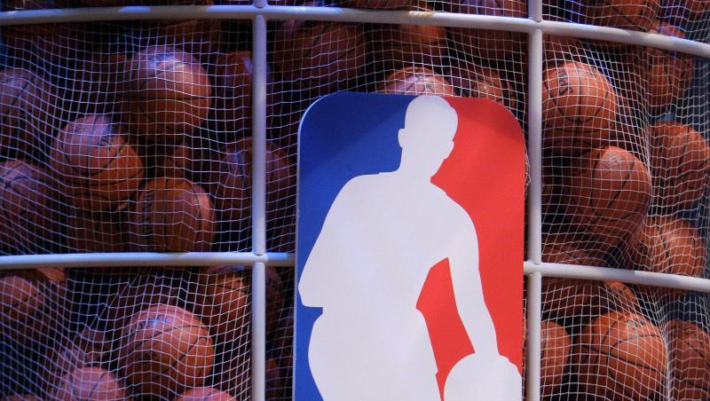 Die NBA reagiert auf die Coronavirus-Pandemie mit einer Unterbrechung der Saison. Die NBA reagiert auf die Coronavirus-Pandemie mit einer Unterbrechung der Saison.
