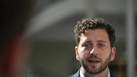 Grünen-Chef Felix Banaszak übte heftige Kritik. (Archivfoto)