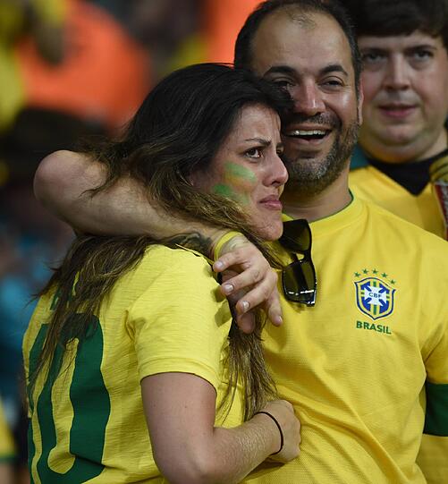 Die brasilianischen Fans konnten es nicht fassen. Ergreifende Szenen der Trauer. Die Bilder.