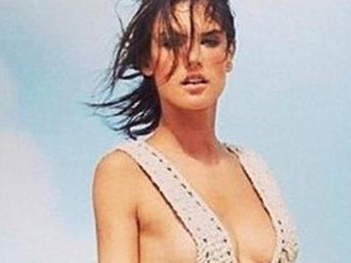 Das sehen Männer gern: Alessandra Ambrosio leicht bekleidet