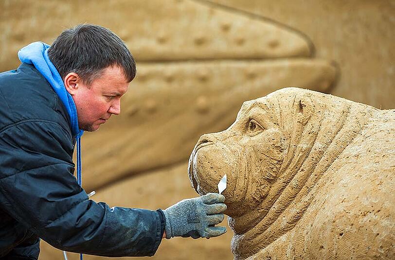 Bilder vom Sand-Skulpturen-Festival auf Rügen. Insgesamt 50 Künstler haben sich am Event beteiligt.