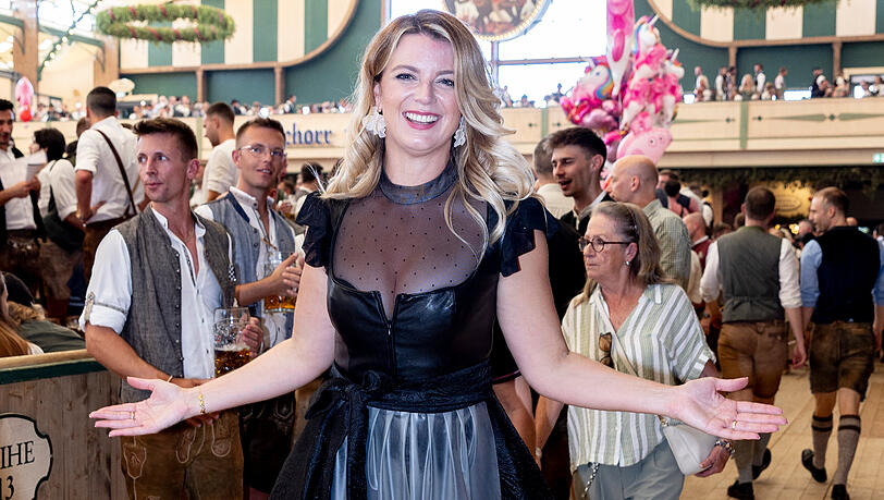Franziska Kohlpaintner trägt heuer ein Dirndl der etwas anderen Art.