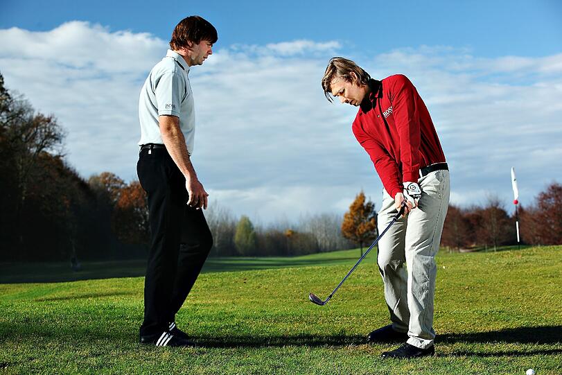 Golf-Profi Tino Schuster (rechts) und PGA-Golftrainer Felix Lubenau