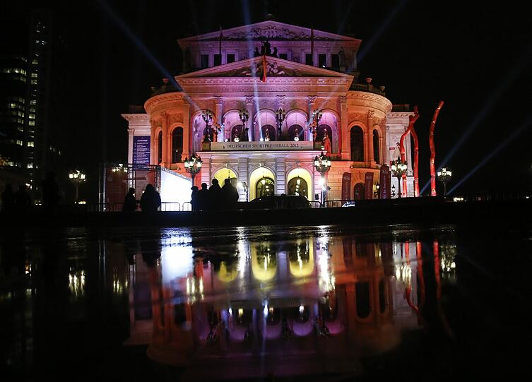 Die Oper in Frankfurt - festlich geschmückt