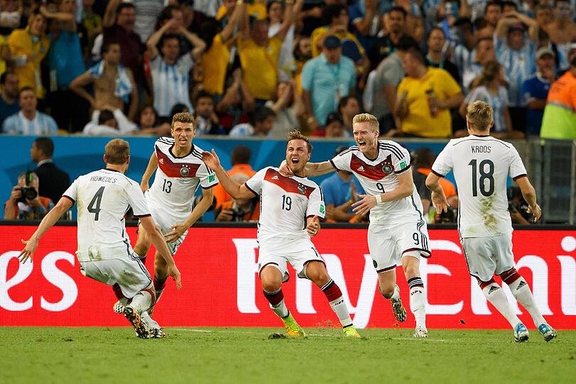 An diese Szene werden wir uns lange erinnern: Mario Götze macht sich unsterblich.