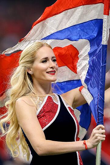 Der 50. Super Bowl zwischen den Denver Broncos und den Carolina Panthers steht an: In unserer Bilderstrecke zeigen wir schonmal die Cheerleader der NFL. Viel Spaß beim Durchklicken!
