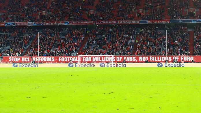 Das Protestbanner der Bayern-Fans gegen die Champions-League-Reform.