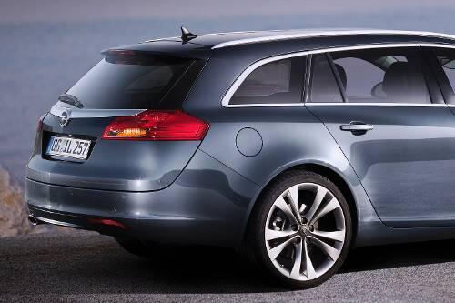 Da passt was rein: Der Kofferraum des Sports Tourer fasst mindestens 540 Liter.
