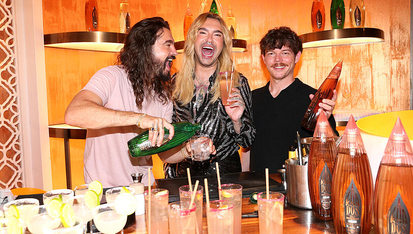 Die Gastegeber feiern sich selbst: Tom und Bill Kaulitz mit Georg Listing.