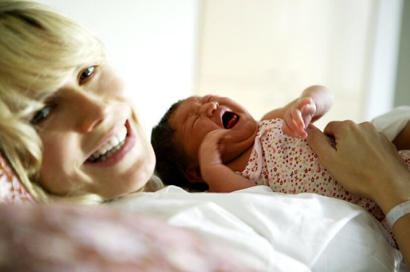 Im Mai 2004 wird Heidis Töchterchen Leni geboren. Die Beziehung mit dem Vater ist da schon wieder vorbei. Der neue Mann an Heidis Seite...