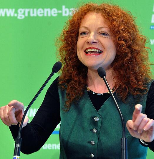 Bayerns Grünen-Fraktionschefin Margarete Bause 2012 in Landshut: &bdquo;Da wundert sich der Wetterhahn, wie schnell der Horst sich drehen kann.&ldquo;