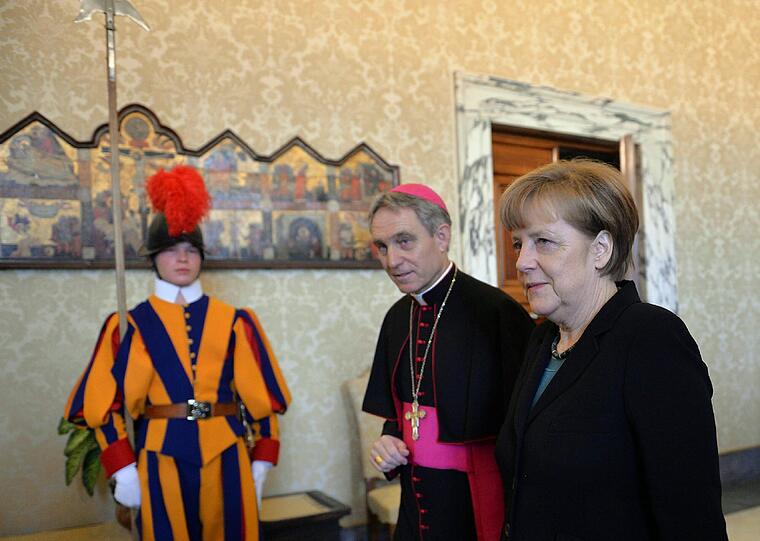 Papst Franziskus empfängt Bundeskanzlerin Angela Merkel zu einer Privataudienz im Vatikan.