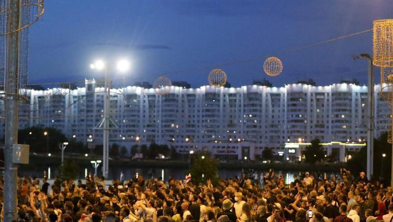 Seit Tagen gehen die Menschen in Minsk auf die Straße und protestieren. Seit Tagen gehen die Menschen in Minsk auf die Straße und protestieren.