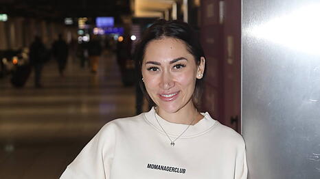 Samira Yavuz bei der Abreise der Dschungelcamp-Kandidaten.