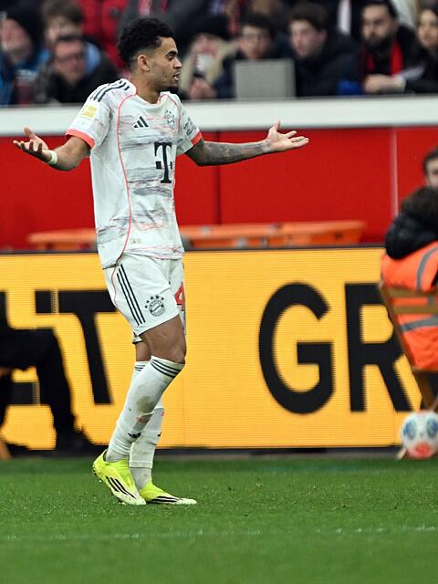 Luis Diaz sah die Gelb-Rote Karte.