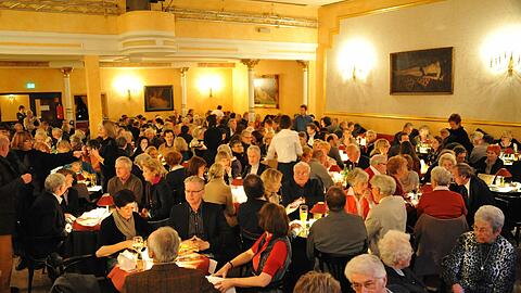 Lachen für den guten Zweck: Bei der AZ-Benefizgala im Lustspielhaus war volles Haus.