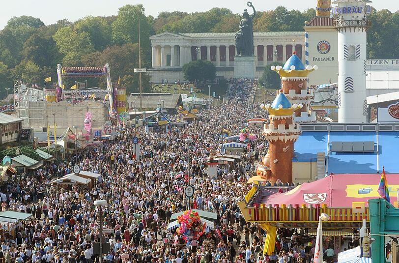 Der Bundesnachrichtendienst lud seit 2001 alljährlich ausländische Nachrichtendienste auf das Oktoberfest ein.