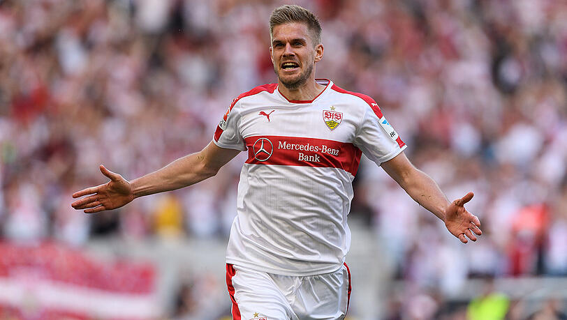 Simon Terodde spielt seit Sommer 2016 für den VfB Stuttgart. Simon Terodde spielt seit Sommer 2016 für den VfB Stuttgart.