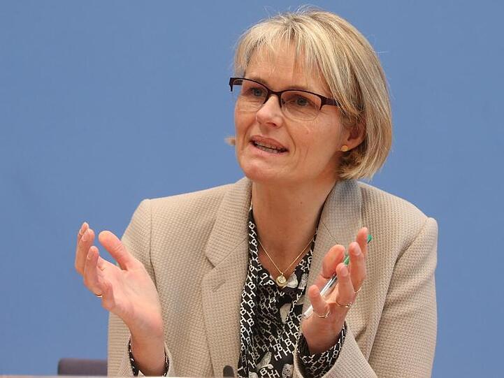 Bildungsministerin Anja Karliczek stellt die Ergebnisse der aktuellen Pisa-Studie vor.