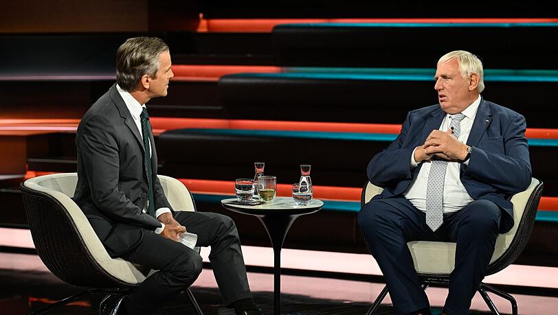 Im Gespräch mit Markus Lanz (links) äußerte sich CDU-Vize Karl-Josef Laumann emotional zum Rücktritt von Jens Spahn. Im Gespräch mit Markus Lanz (links) äußerte sich CDU-Vize Karl-Josef Laumann emotional zum Rücktritt von Jens Spahn.