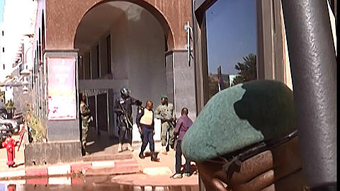 Islamistische Terroristen hatten in einem Hotel in Bamako (Mali) Geiseln genommen. Die Bilder.